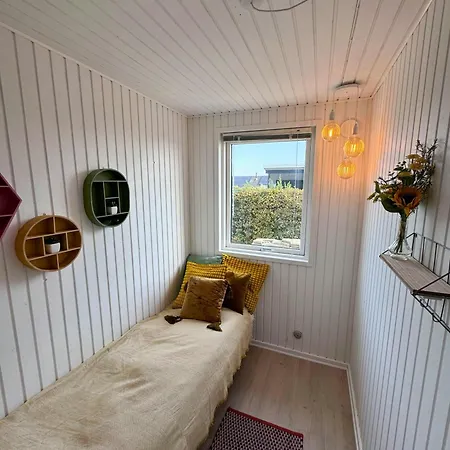 Prázdninový dům Seaside With Ocean View At Flovt